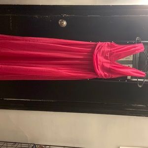 Long dress with v neck and v back line